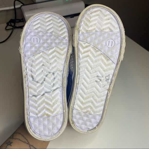 DISNEY Kids Minnie and Mickey Kissing Slip On Blue Sparkly Polka Dot Shoes - Picture 9 of 9